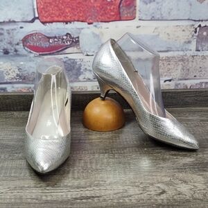 QualiCraft Silver Embossed Faux Snakeskin Pumps